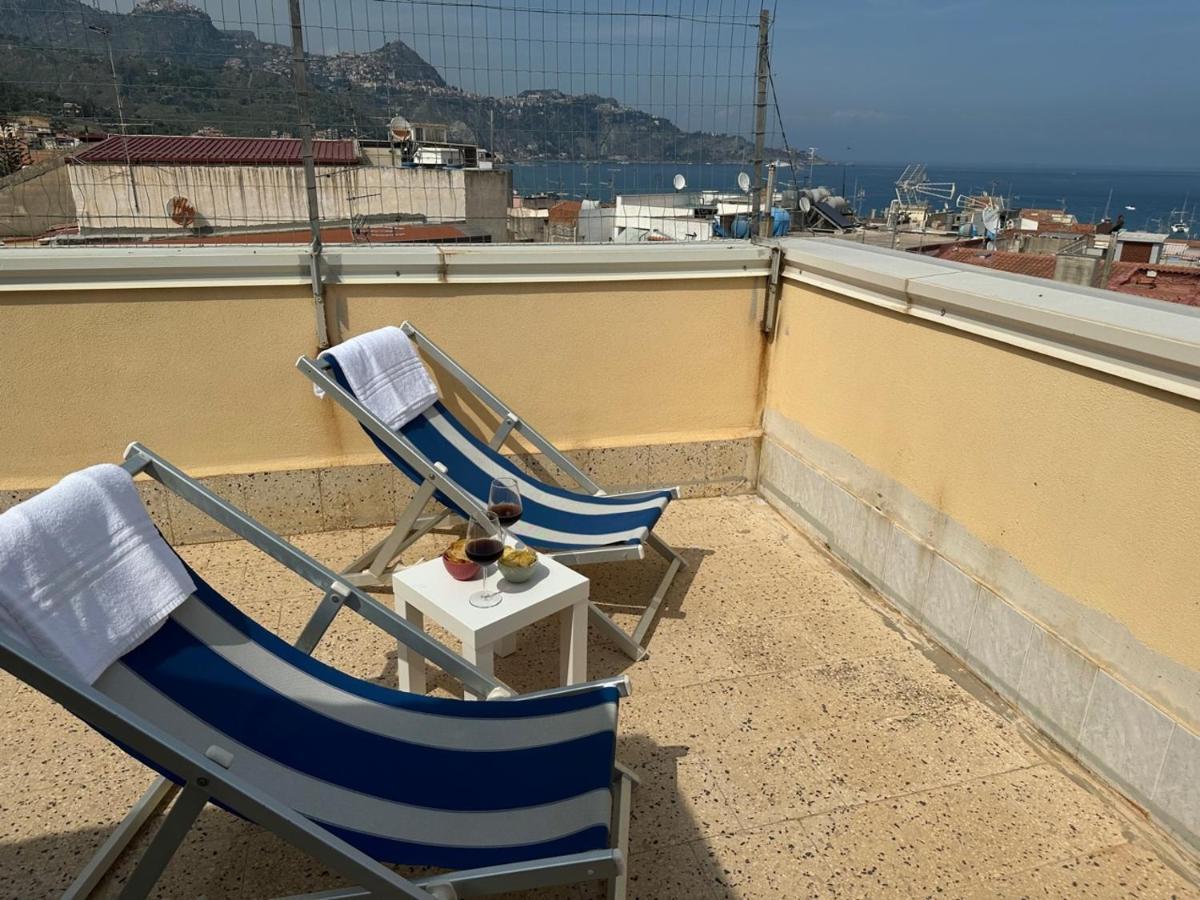 Attico Di Giggia Lejlighed Giardini Naxos Eksteriør billede