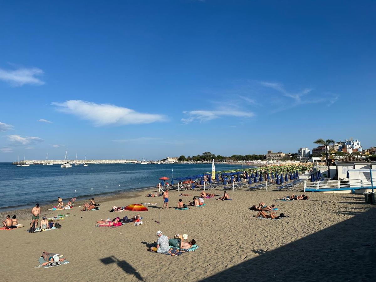 Attico Di Giggia Lejlighed Giardini Naxos Eksteriør billede
